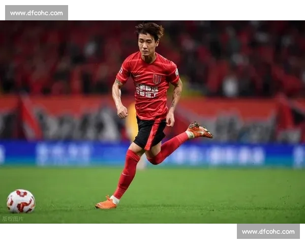 成都蓉城亚冠首秀球衣暗藏国际化密码:胸前英文标识背后的战略突围 成都蓉城亚冠首秀球衣暗藏国际化密码:胸前英文标识背后的战略突围